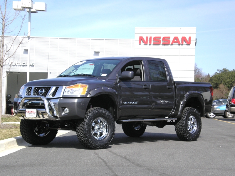 Lifted nissan titans truck #6