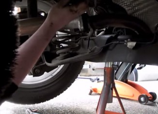 how to install the STILLEN axle back exhaust
