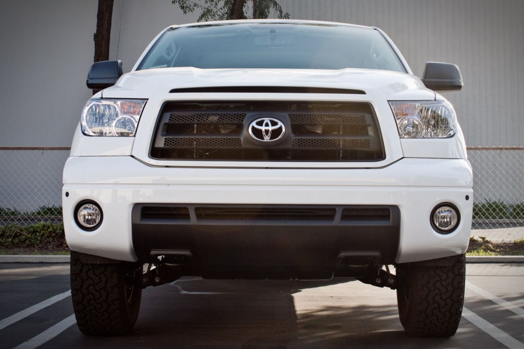 Toyota Tundra Leveling KIt and Exhaust Installed