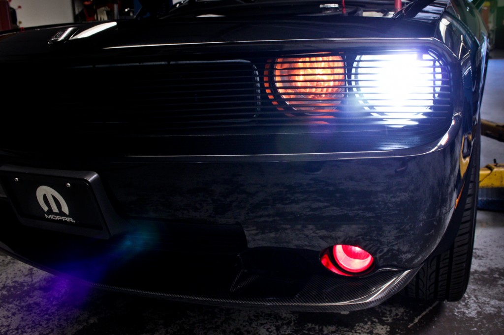 magnuson supercharged challenger phanthom grill with red fog lights