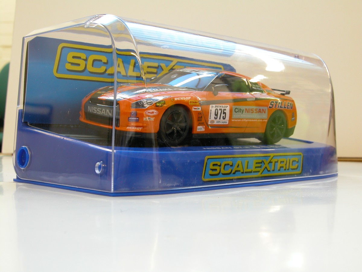 scalextric nissan gtr